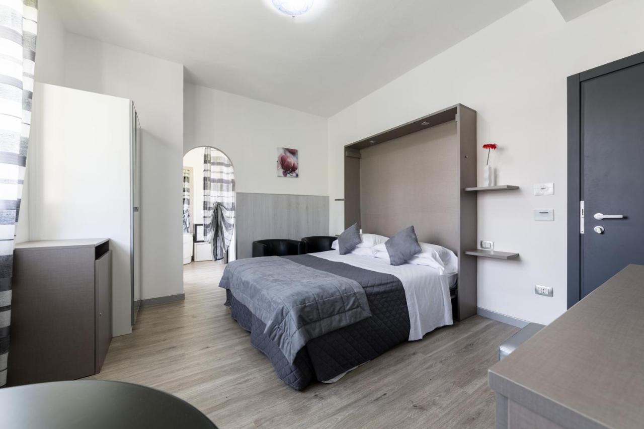 Hotel Canarino Riva del Garda Exterior photo